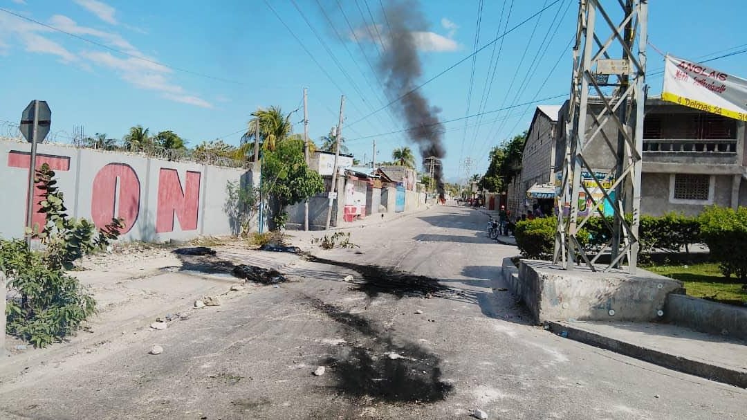 Pneus enflammés à Delmas 19 