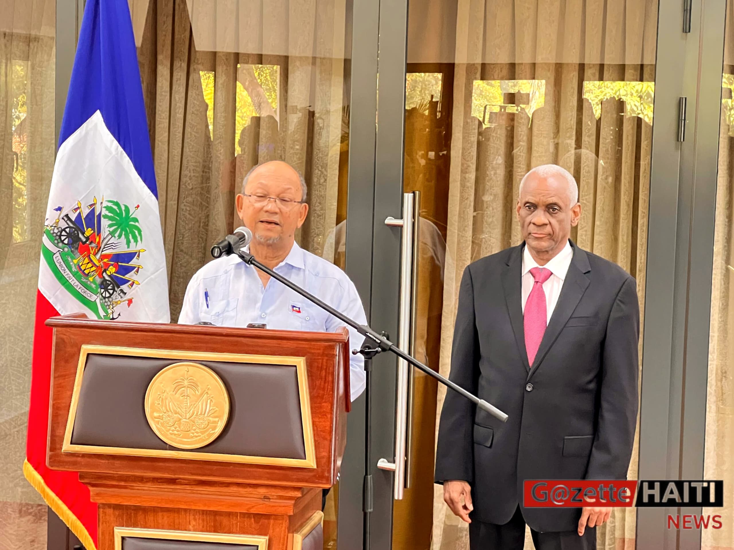 Conseiller-président Leslie Voltaire et Edgard Leblanc 