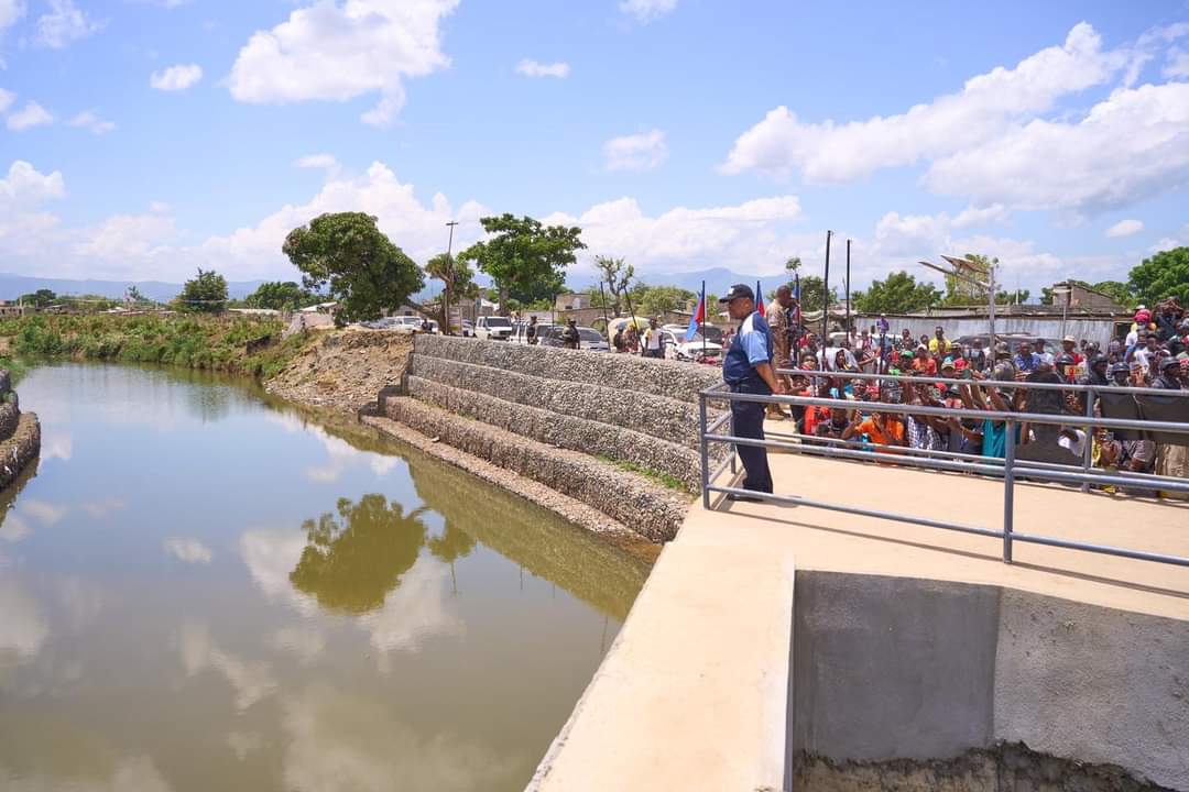 Garry Conille visite le Canal de Ouanaminthe | Gazette Haiti