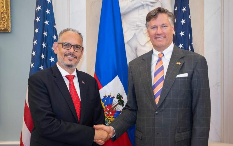 Fils-Aimé et le sec d'état Landau 