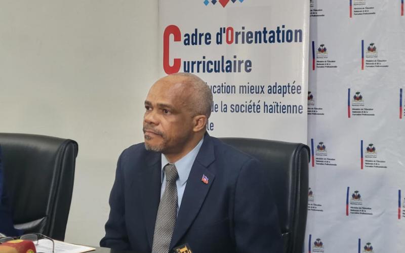 Le Ministre de l’Éducation Nationale et de la Formation professionnelle Vijonet Déméro