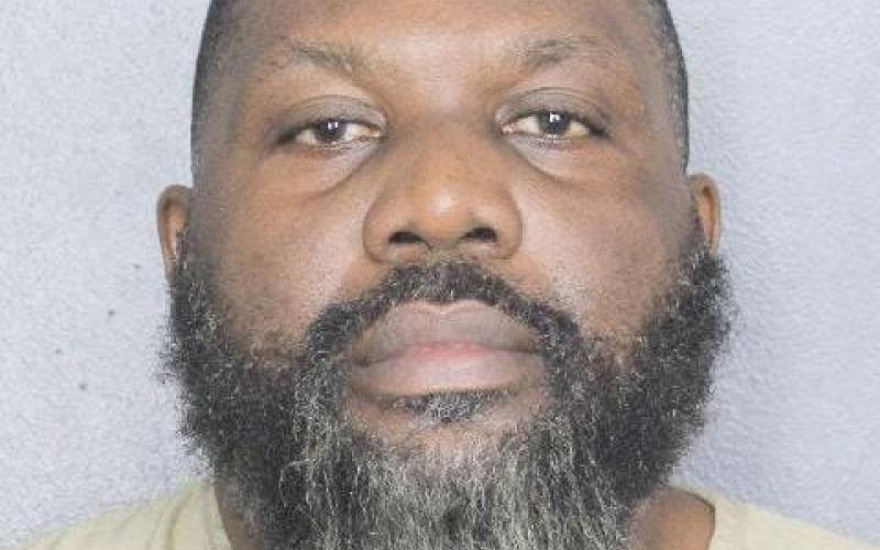Un ancien policier haïtien plaide coupable aux États-Unis