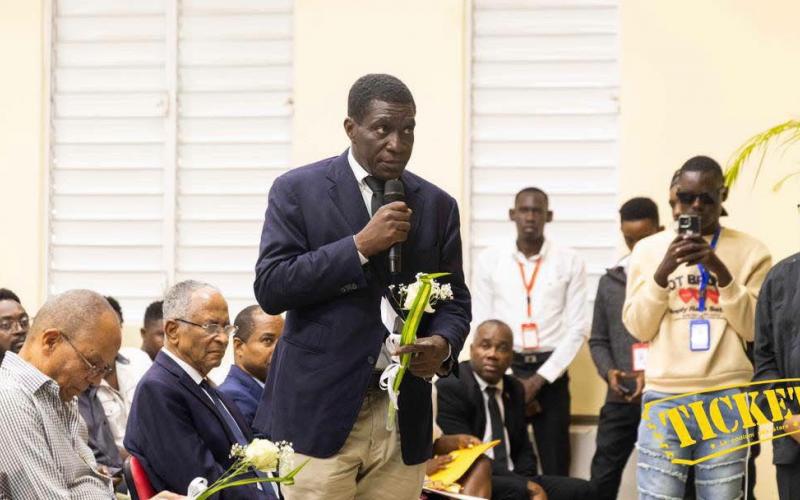 Hommage aux victimes à l’Université Quisqueya sur fond de nouvelles inquiétudes sécuritaires