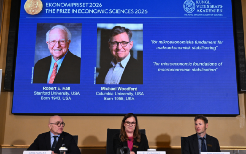 Le prix Nobel d’économie 2026 décerné aux Américains Michael Woodford et Robert E. Hall