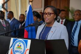 La ministre Sandra Paulemon 