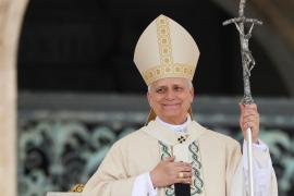 Le pape Léon XIV a annoncé dimanche qu’il allait se faire opérer